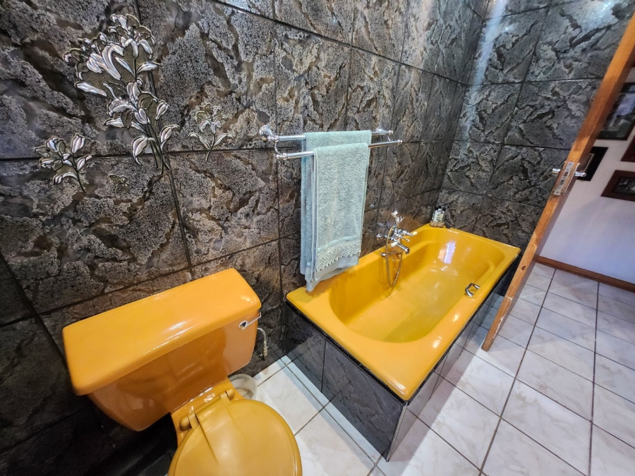 4 Bedroom Property for Sale in Wilkoppies North West